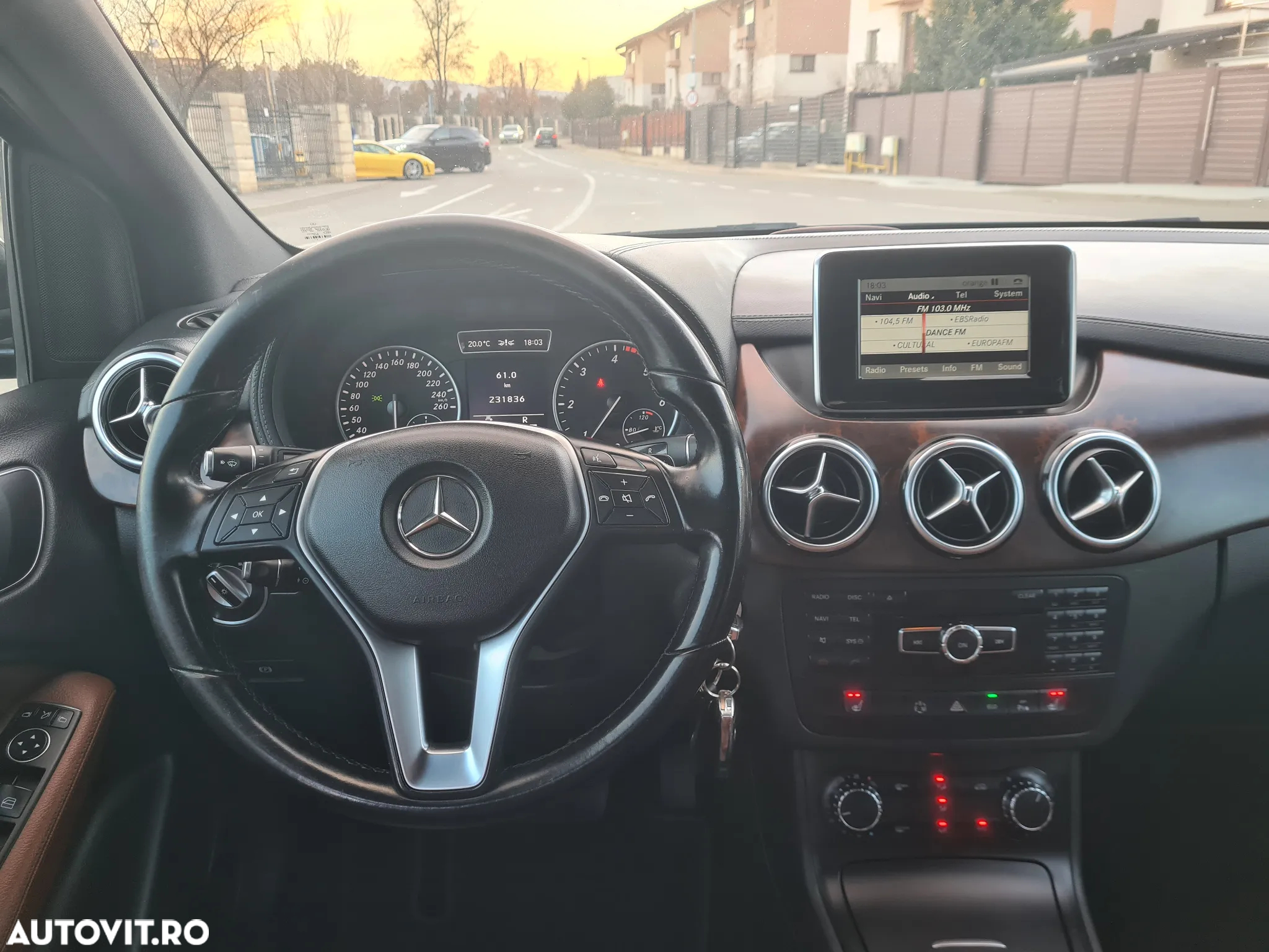 Mercedes-Benz B 200 CDI (BlueEFFICIENCY) 7G-DCT - 32