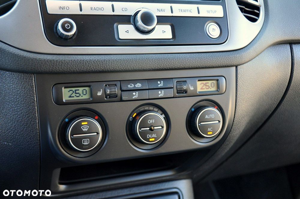 Volkswagen Tiguan - 32