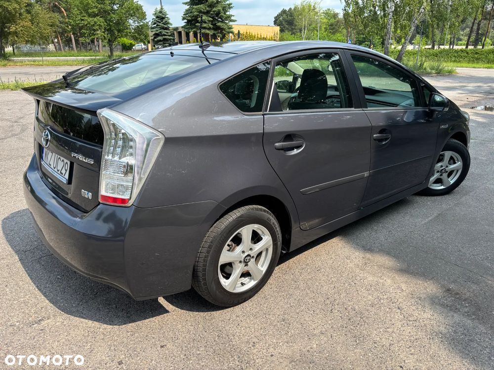 Toyota Prius 1.8 Hybrid Premium - 4