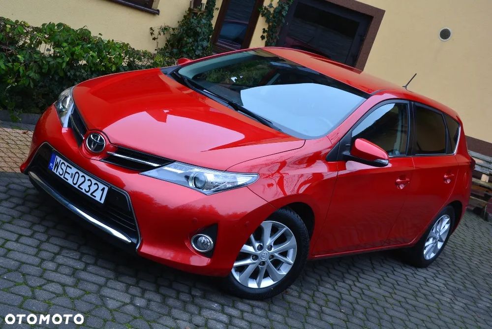 Toyota Auris 1.6 Valvematic Comfort - 1