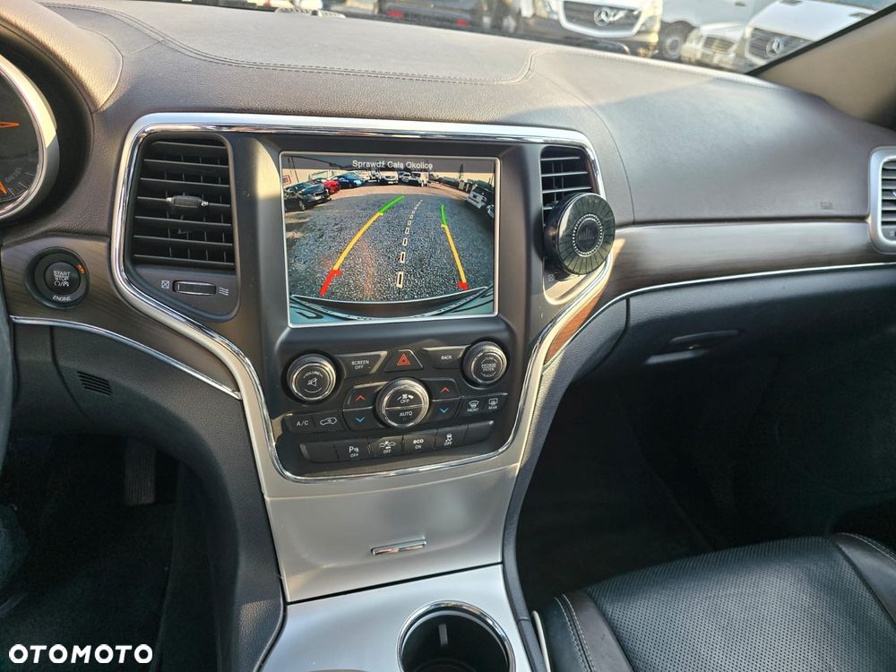 Jeep Grand Cherokee - 11