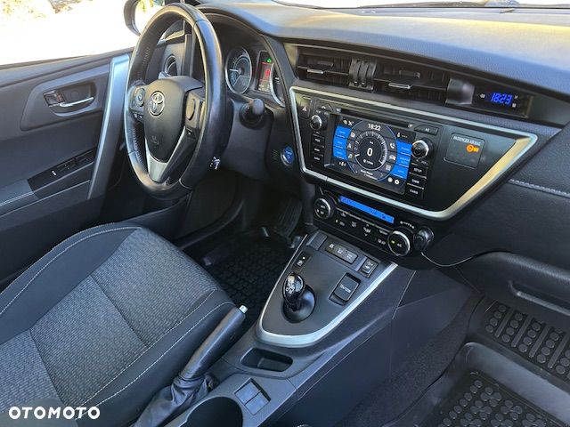 Toyota Auris 1.8 HSD Prestige NAVI - 27