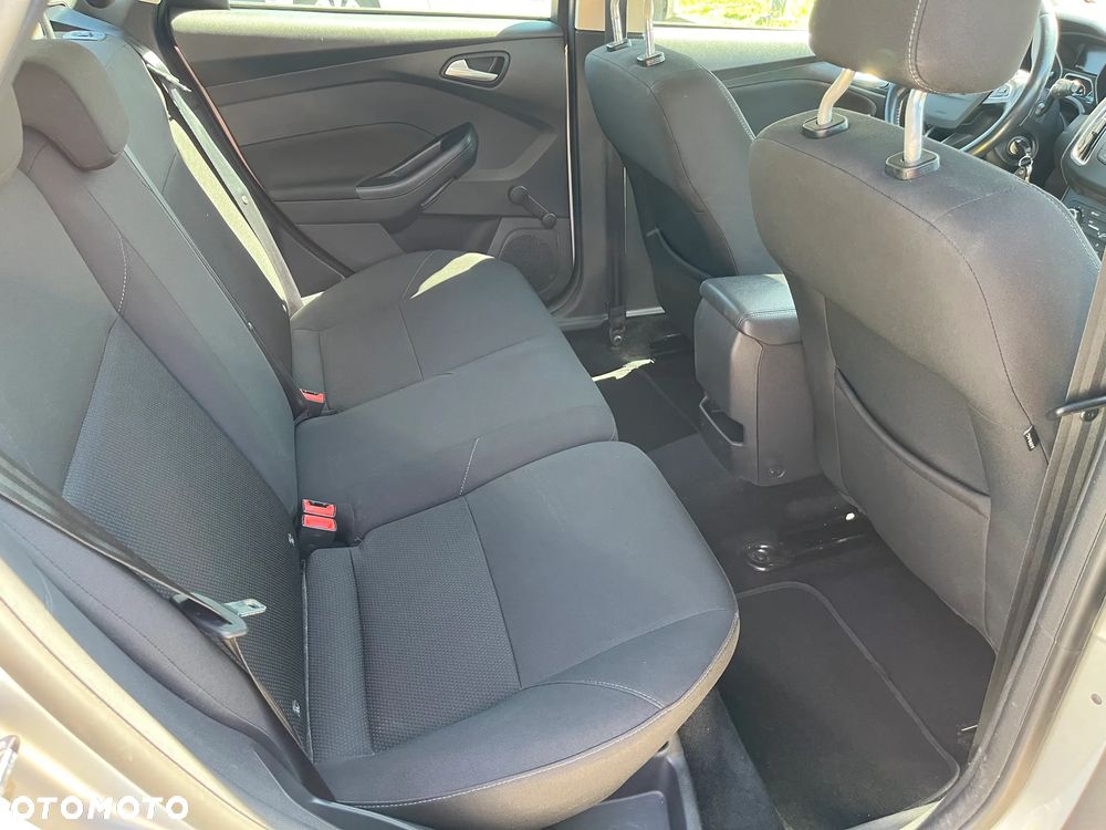 Ford Focus - 17