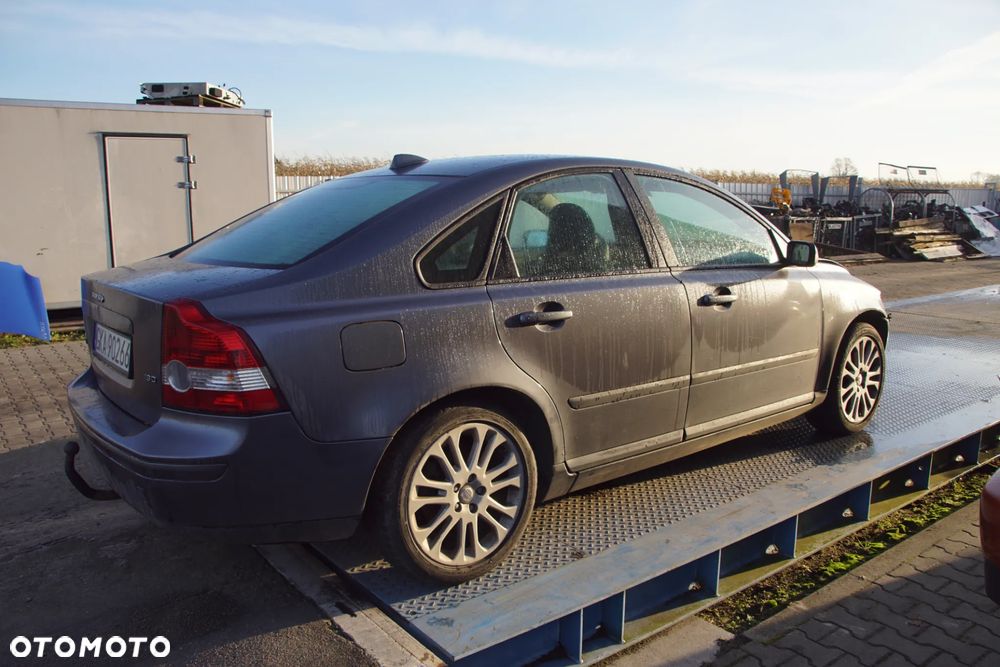 Auto na części - Volvo S40 II 1.6 D 109 KM D4164T MTX75 455 2006R Silnik Skrzynia Drzwi Błotnik Klapa Zderzak Lusterko Szyba Klamka Deska Kokpit Sterownik Moduł Czujnik Licznik Kierownica Wyświetlacz Panel - 4