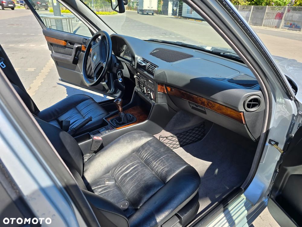 BMW Seria 5 525i - 10