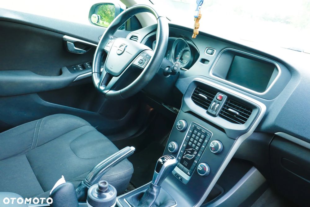 Volvo V40 D2 Kinetic - 19