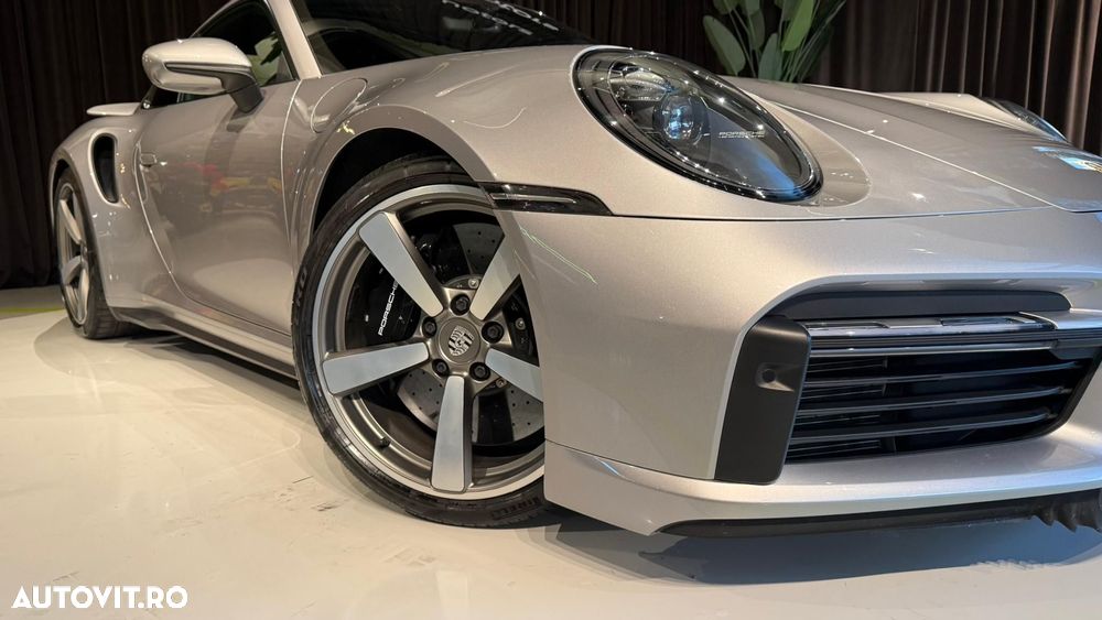 Porsche 911-TURBO-S - 2