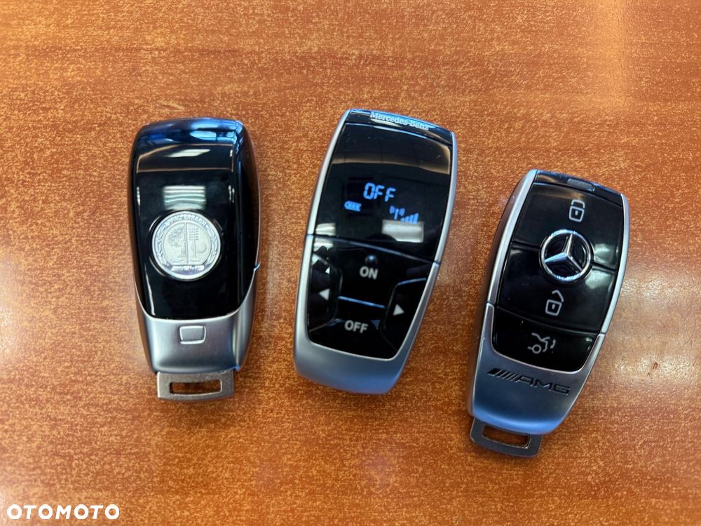 Mercedes-Benz Klasa E AMG 63 S 4Matic+ 9G-TRONIC - 39