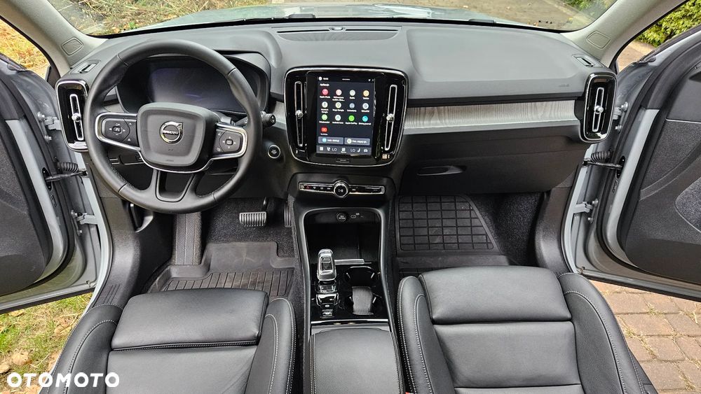 Volvo XC 40 - 32