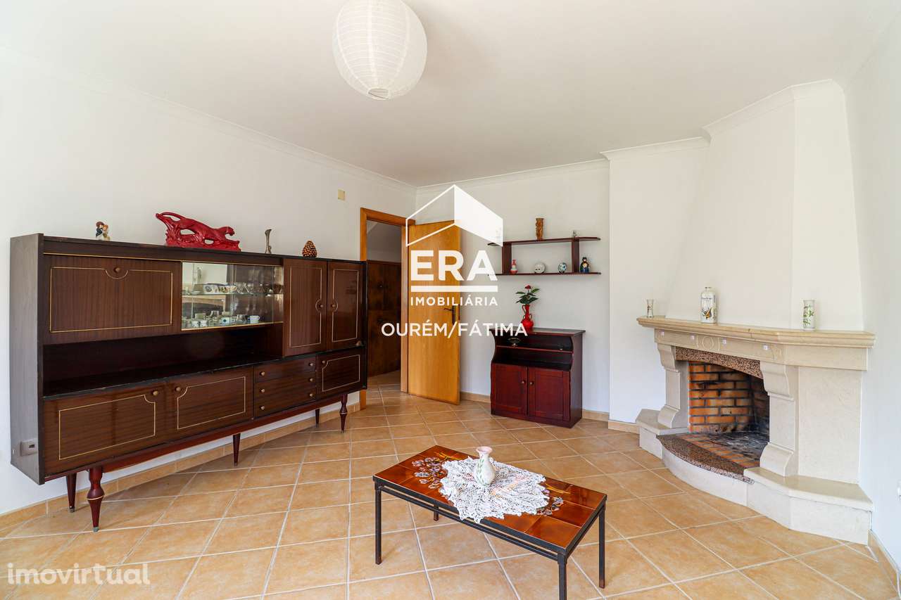 Moradia T4 localizada em Vilar dos Prazeres, Ourém - Grande imagem: 3/10