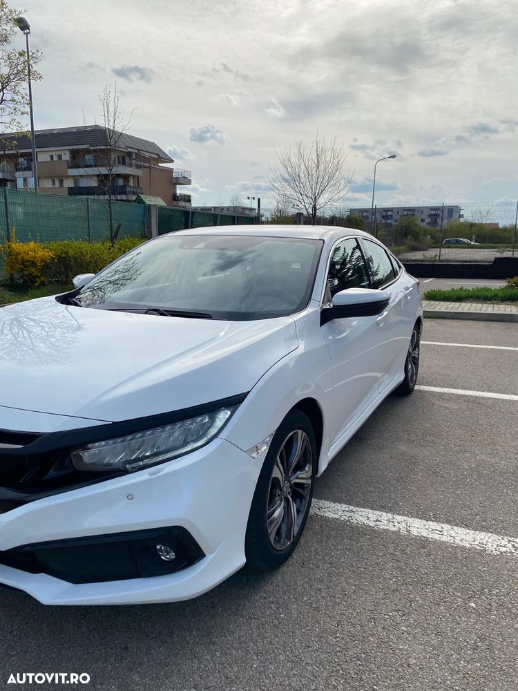Honda Civic 1.5 i-VTEC Turbo CVT Elegance - 3