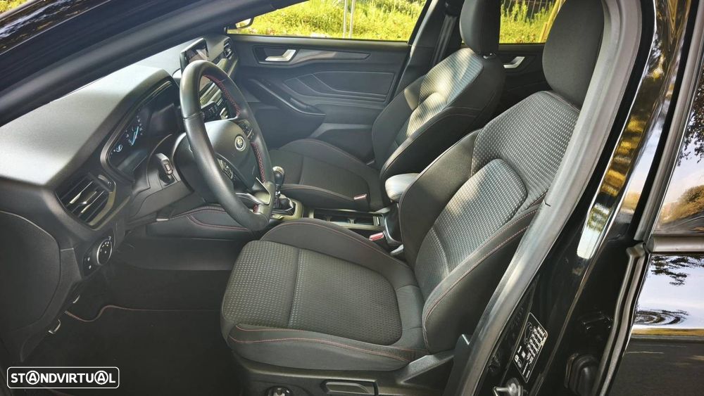 Ford Focus SW 1.0 EcoBoost MHEV ST-Line - 35