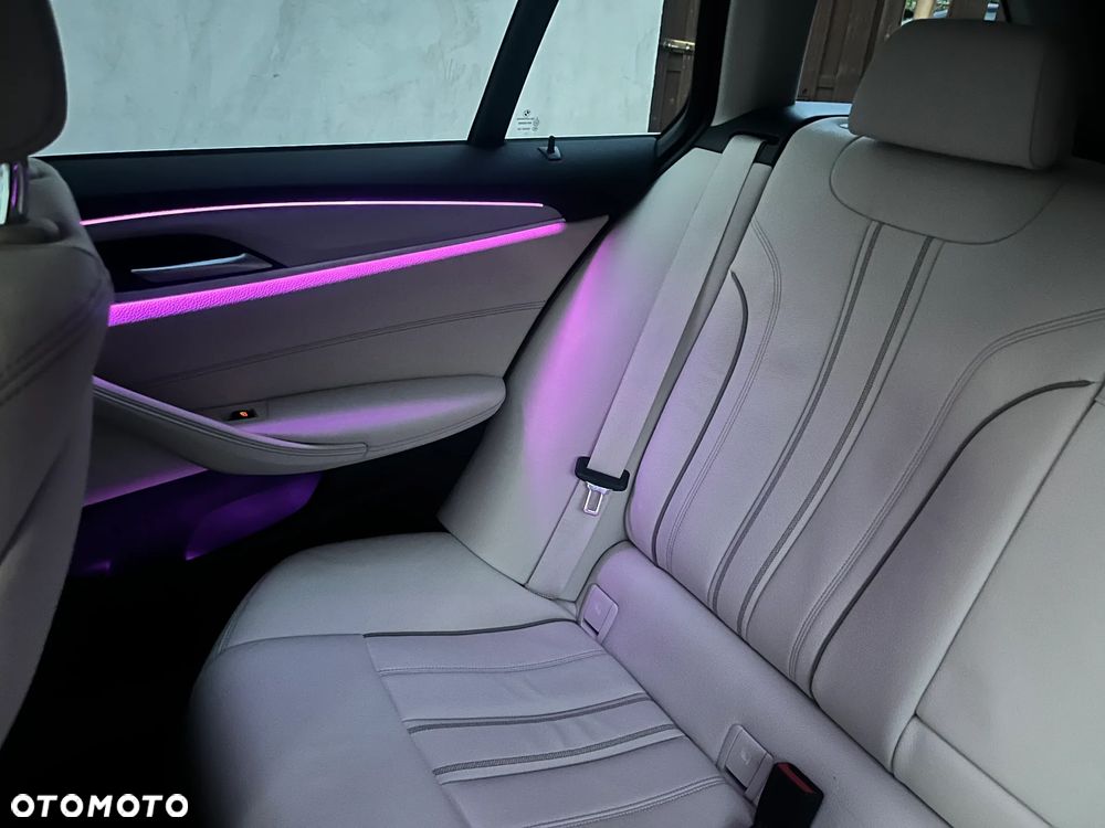 BMW Seria 5 520e Luxury Line - 25
