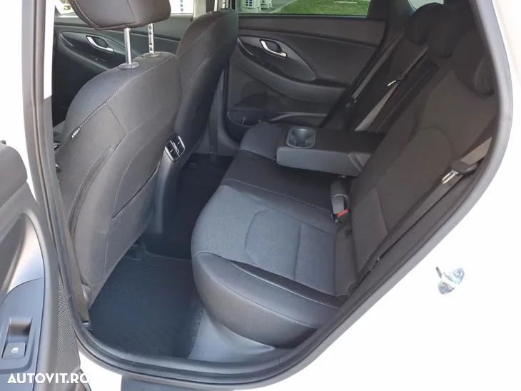 Hyundai i30 1.6 CRDI 48V-Hybrid DCT Prime - 12