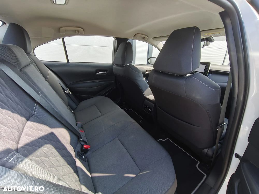 Toyota Corolla 1.8 HSD Business - 12