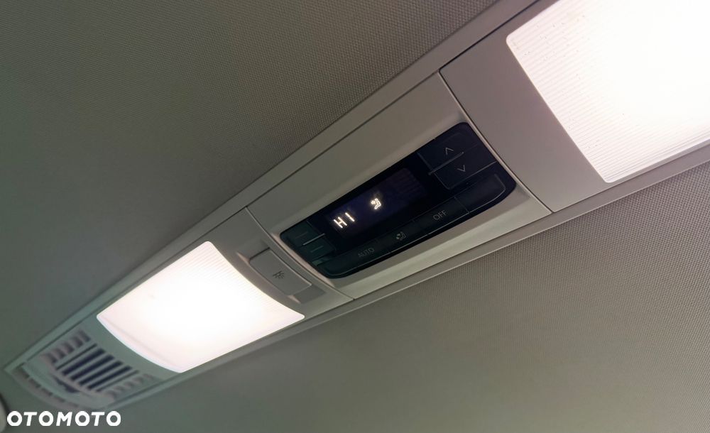 Volkswagen Caravelle 2.0 TDI L2 Highline DSG - 24