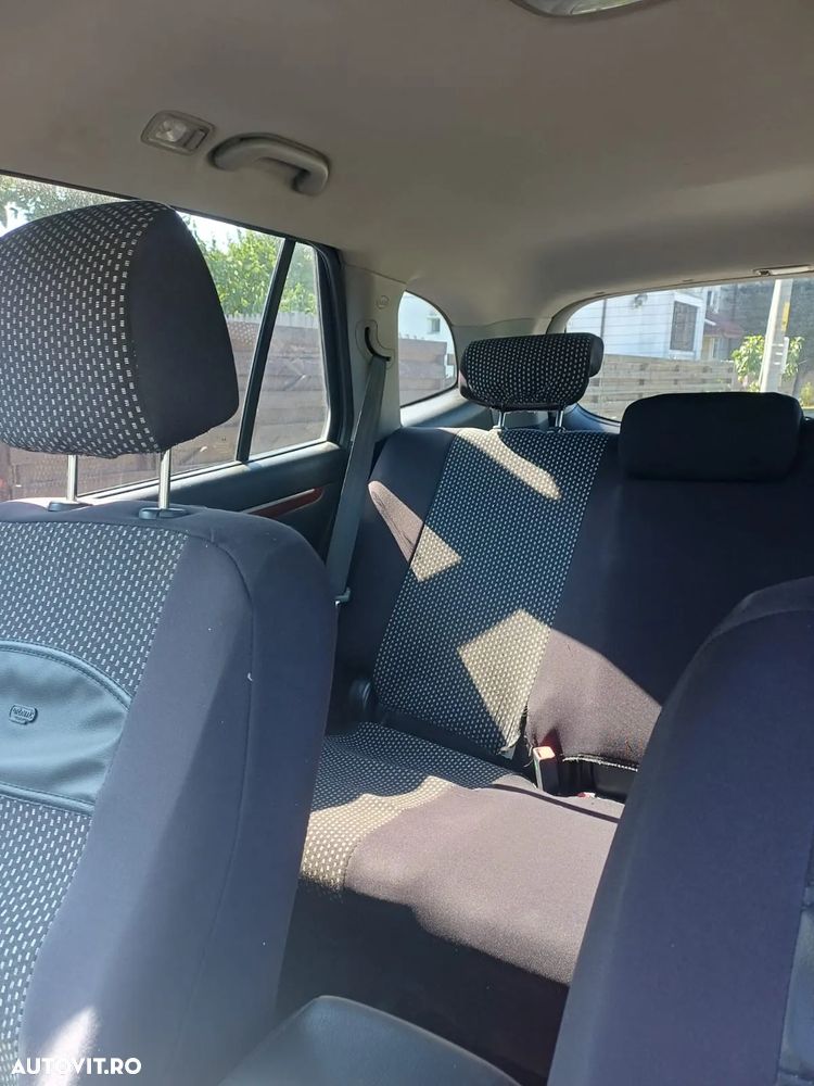 Hyundai Santa Fe 2.2 DSL VGT 5 SEATS 4WD - 5