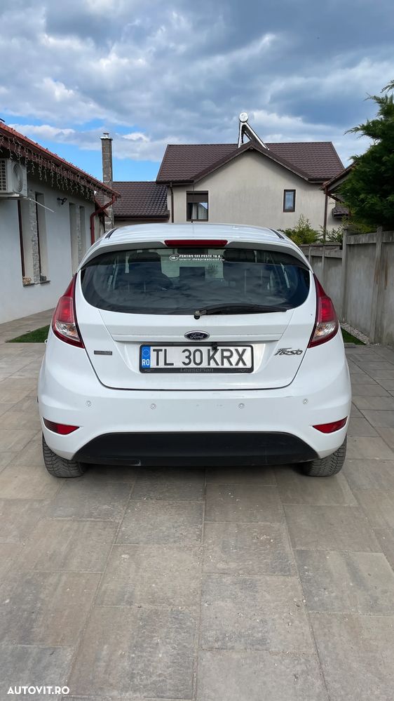 Ford Fiesta 1.5 TDCi DPF Trend - 6