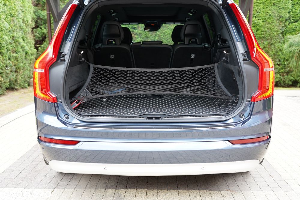 Volvo XC 90 - 9