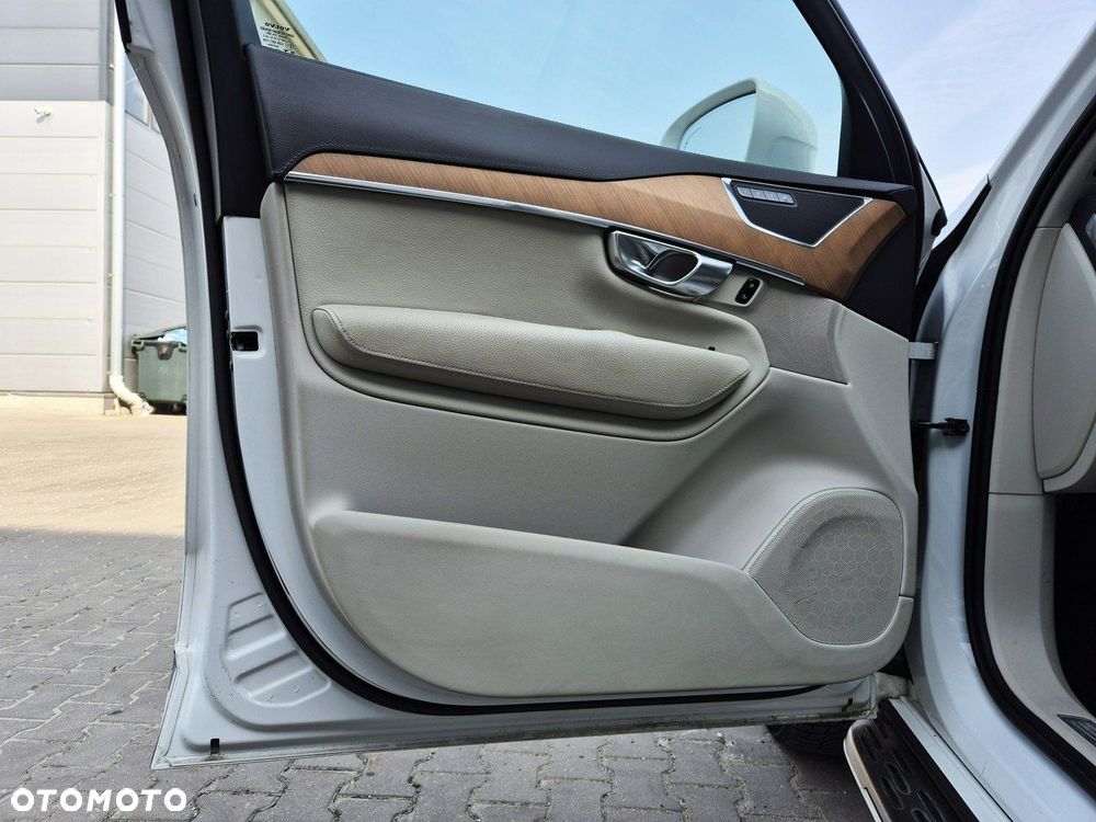 Volvo XC 90 - 14