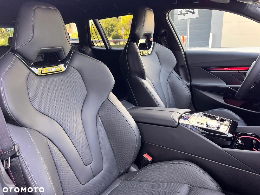 BMW Seria 5 540d xDrive mHEV - 35