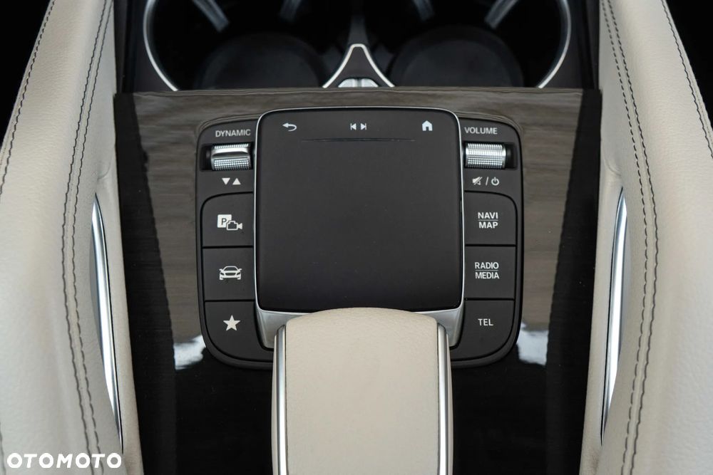 Mercedes-Benz GLS - 24