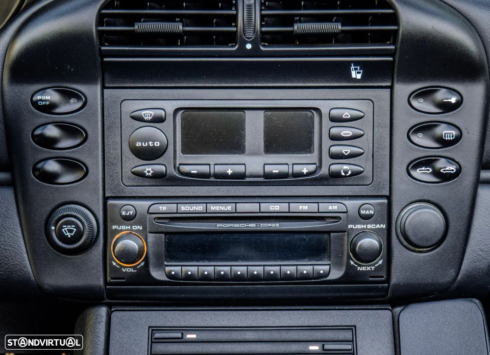Porsche 911 (996) Carrera Cabrio - 30