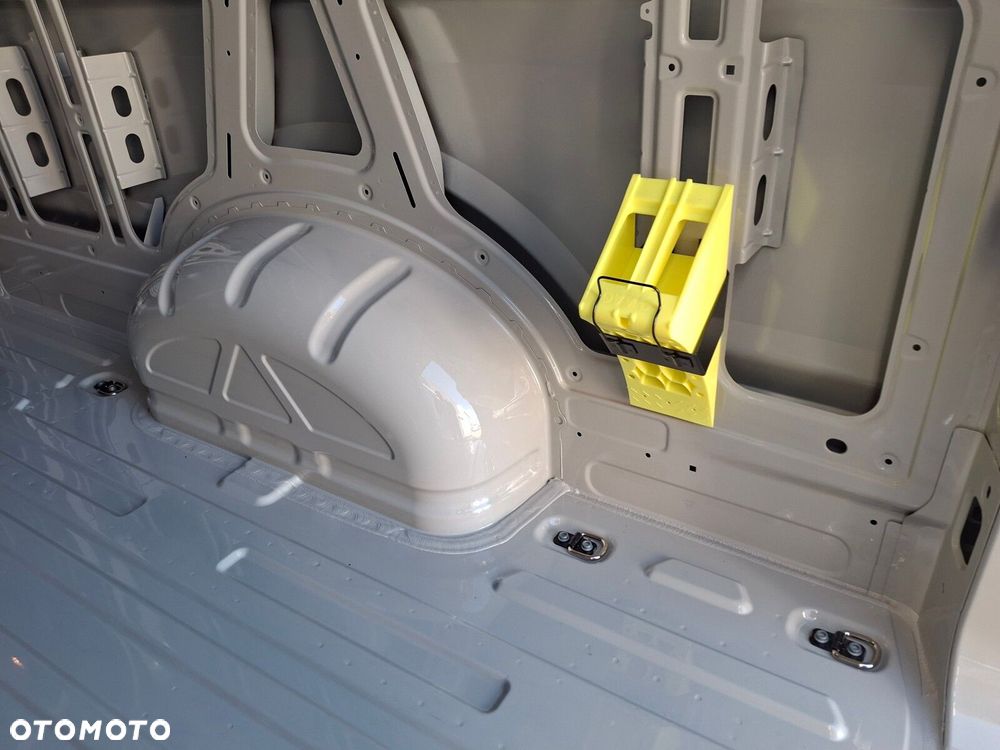 Volkswagen Crafter 2.0 TDI 177 KM - 35