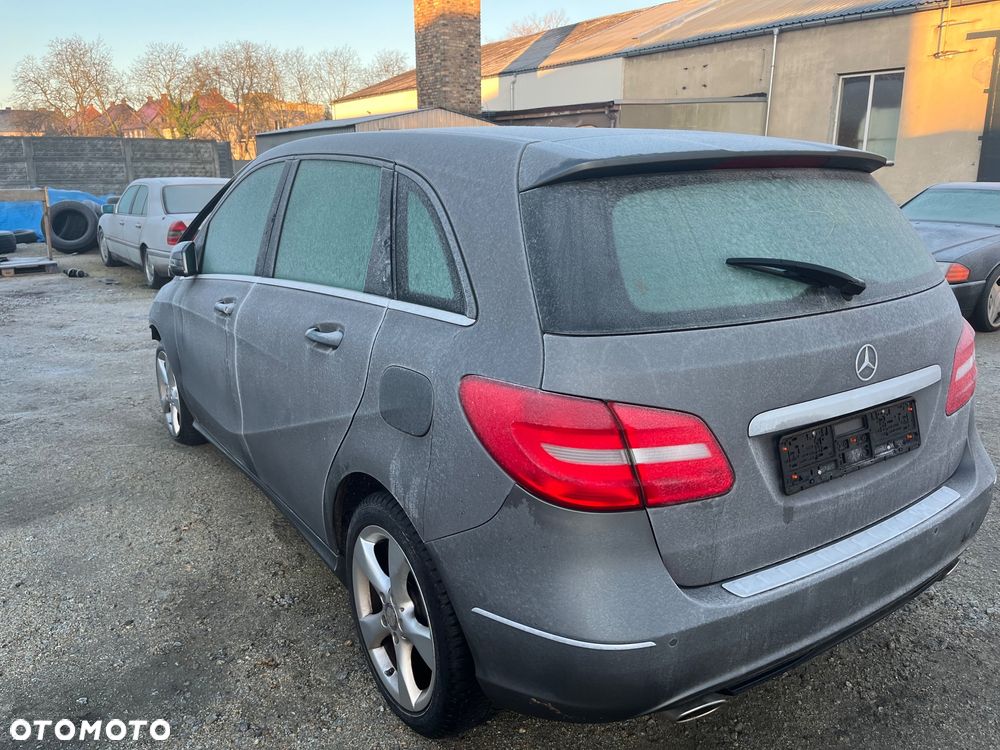 Mercedes-Benz Klasa B ver-180-blueefficiency - 9