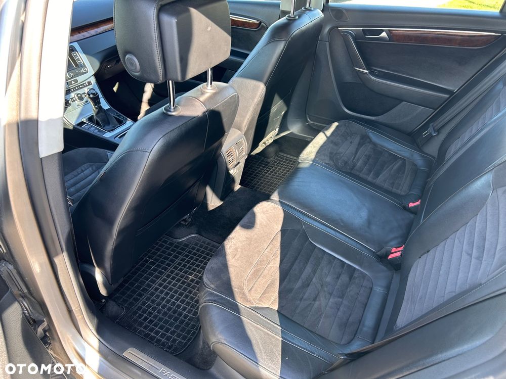 Volkswagen Passat 2.0 Blue TDI SCR Highline - 15