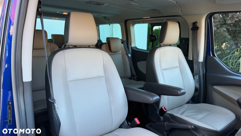 Ford Tourneo Custom - 24