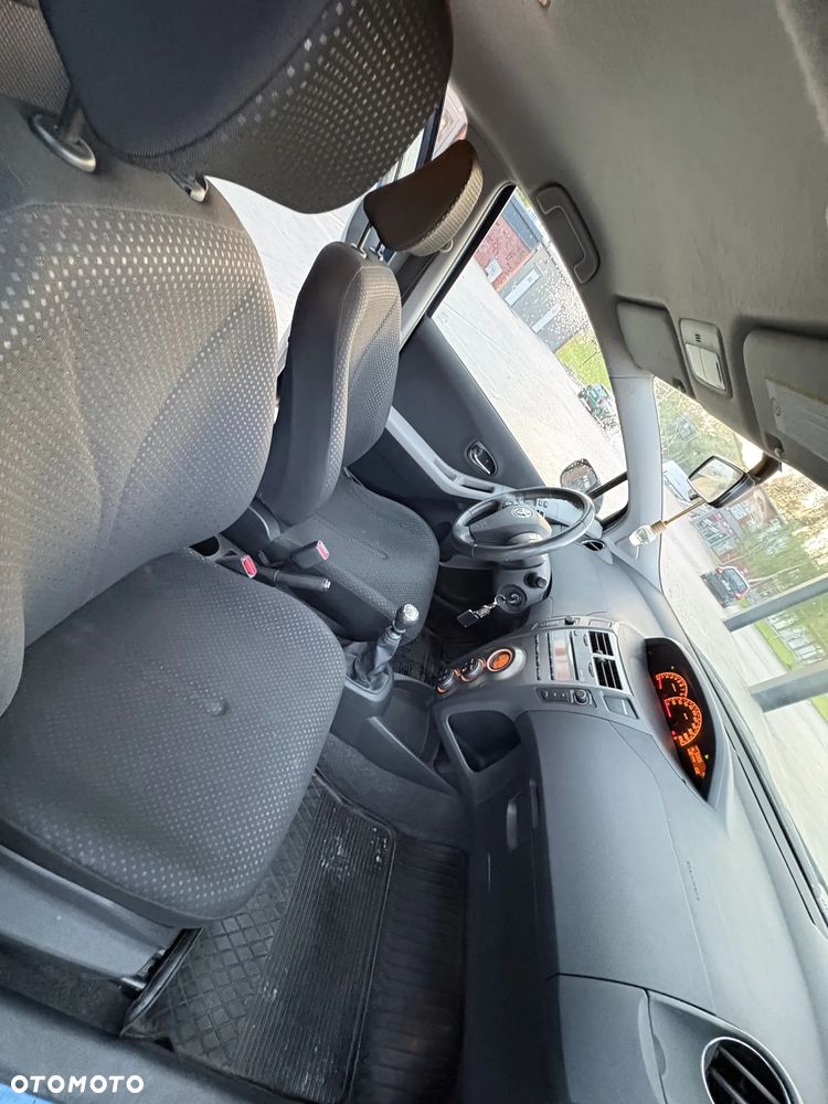 Toyota Yaris 1.33 Sol - 12