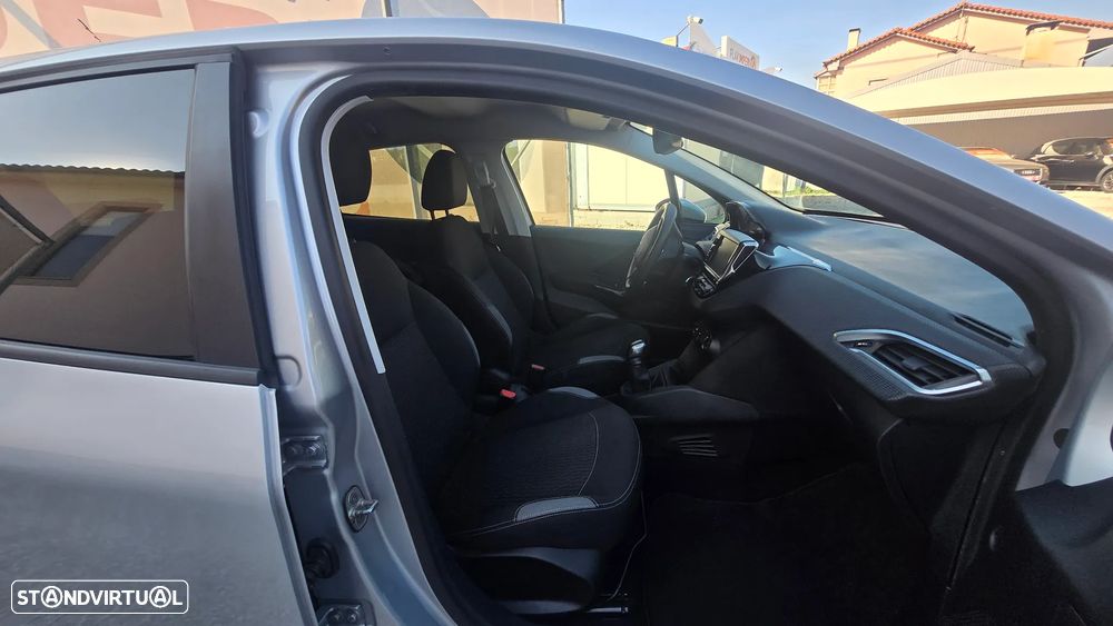 Peugeot 208 1.6 BlueHDi Style - 13