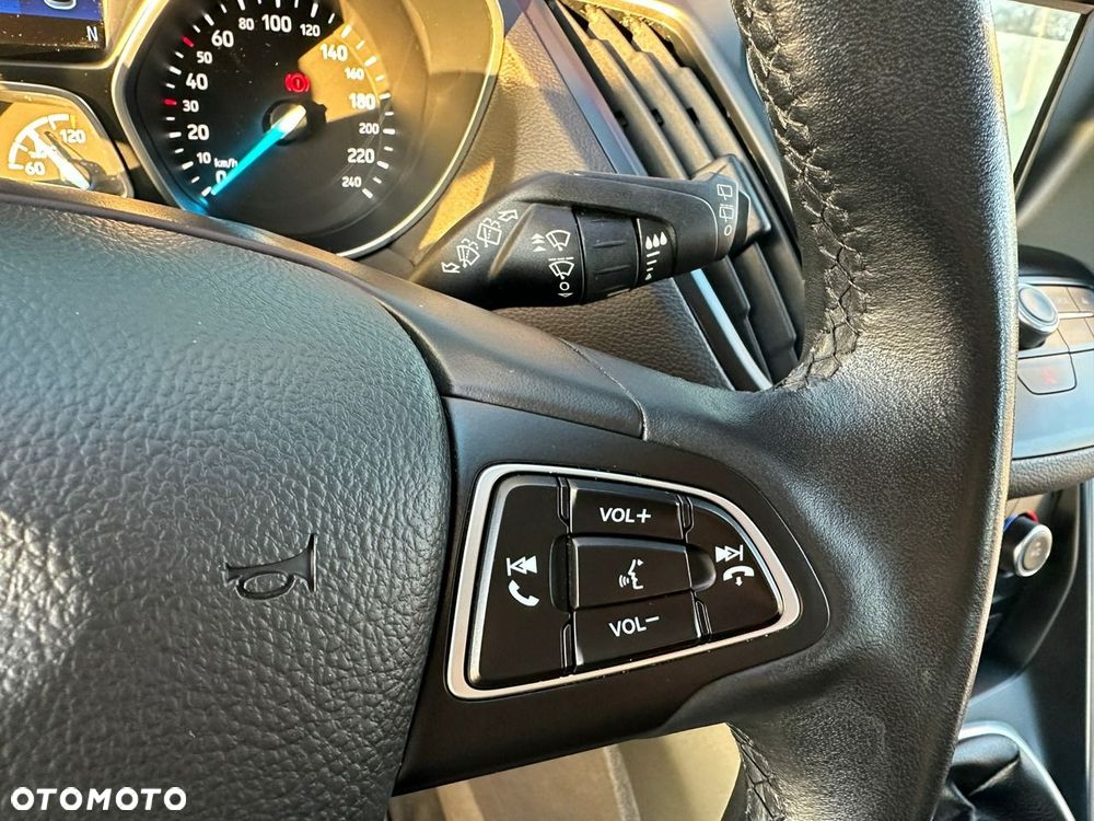 Ford Kuga 1.5 EcoBoost 2x4 Trend - 22