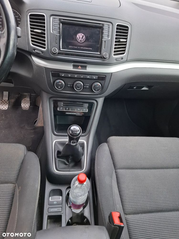 Volkswagen Sharan 2.0 TDI (BlueMotion Technology) Comfortline - 24