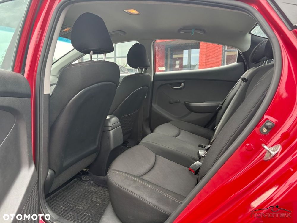 Hyundai Elantra 1.6 Style - 17