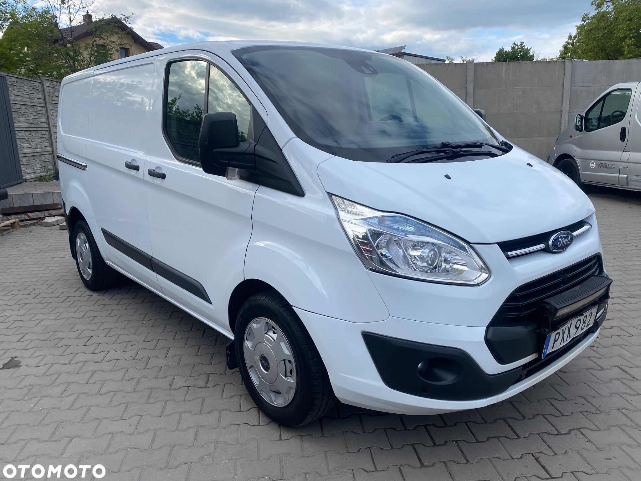 Ford TRANSIT CUSTOM - 3