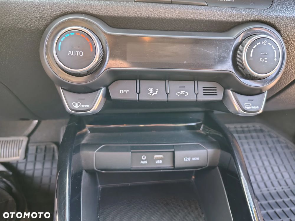 Kia Stonic 1.4 L - 19