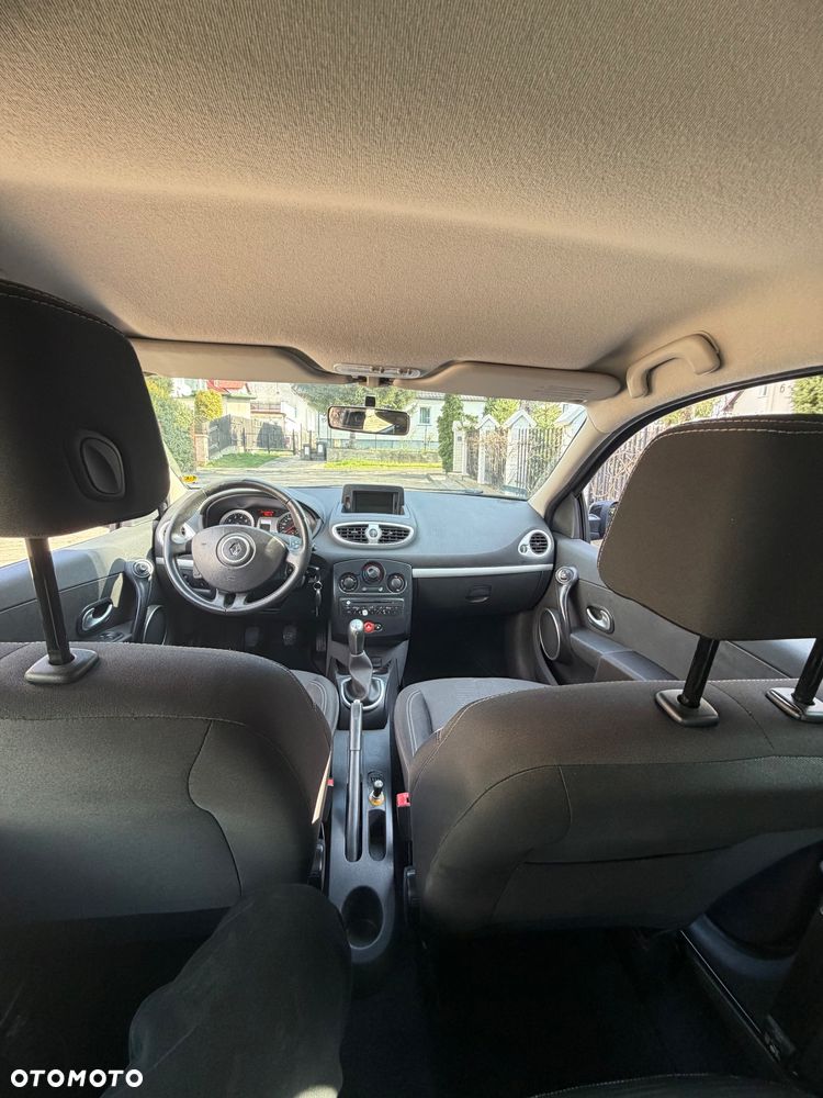 Renault Clio 1.2 16V Dynamique - 8