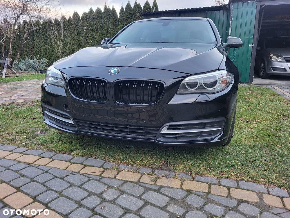 BMW Seria 5 528i - 1