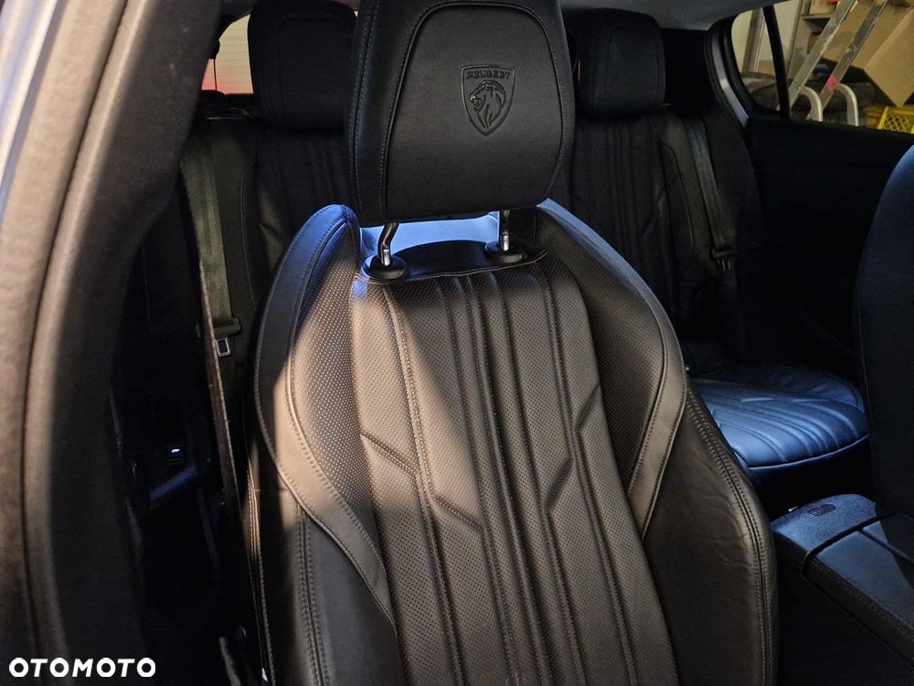 Peugeot 308 1.6 Hybrid PHEV Allure Pack EAT8 - 16