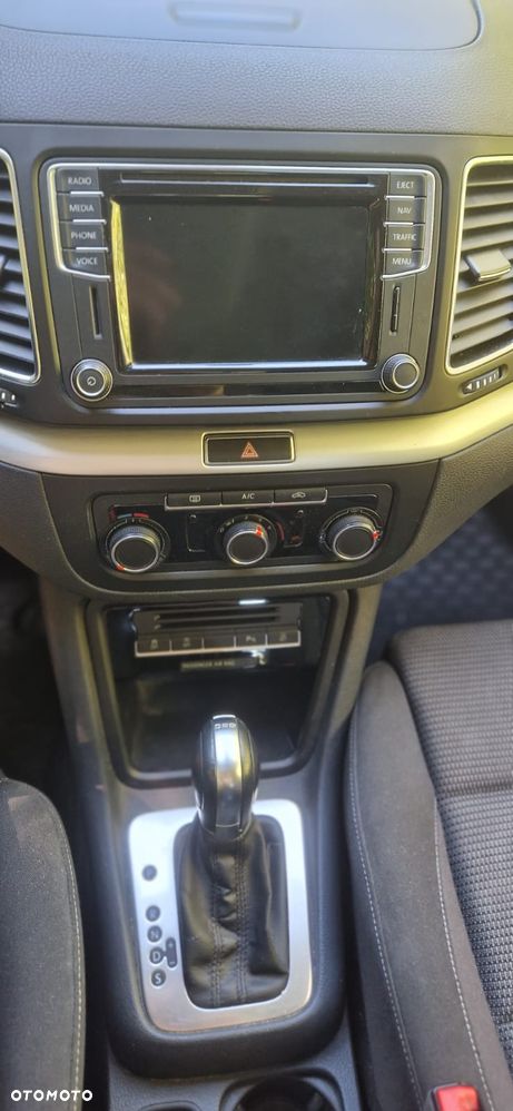 Volkswagen Sharan 2.0 TDI DSG (BlueMotion Technology) Highline - 13