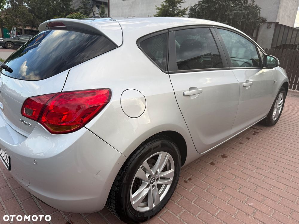Opel Astra 1.4 Turbo - 4