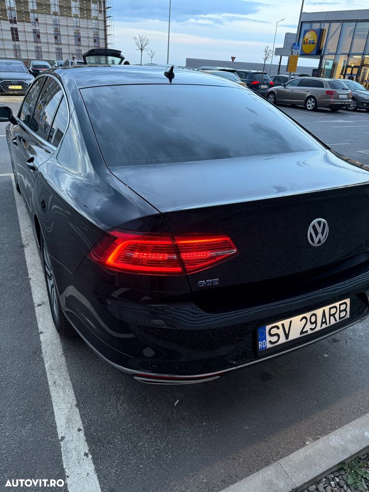 Volkswagen Passat - 4