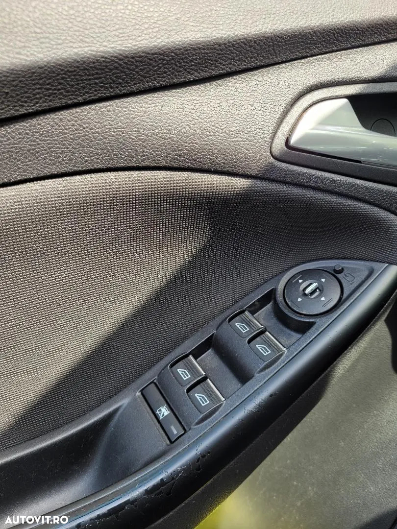 Ford Focus - 8