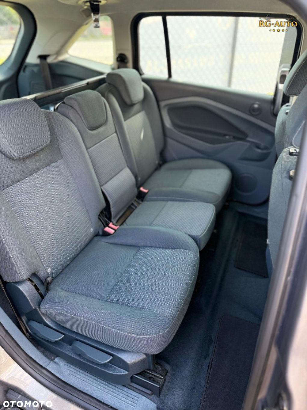Ford Grand C-MAX - 29