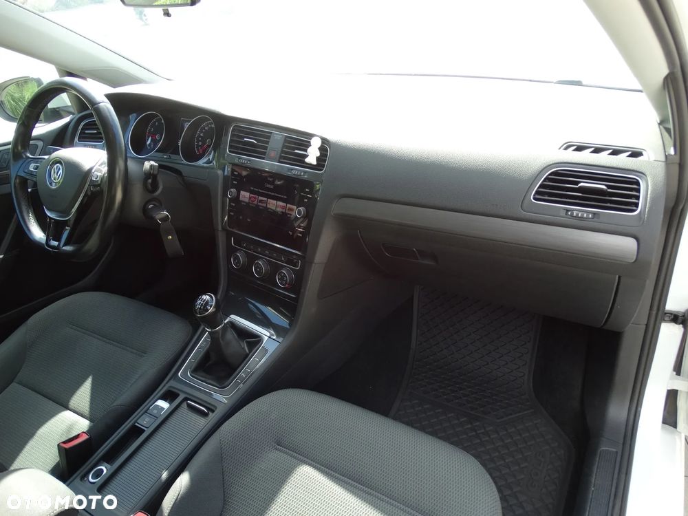 Volkswagen Golf 1.5 TSI BlueMotion ACT Comfortline - 34