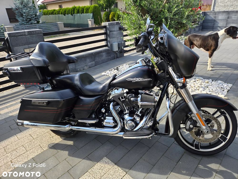 Harley-Davidson Touring Street Glide - 2