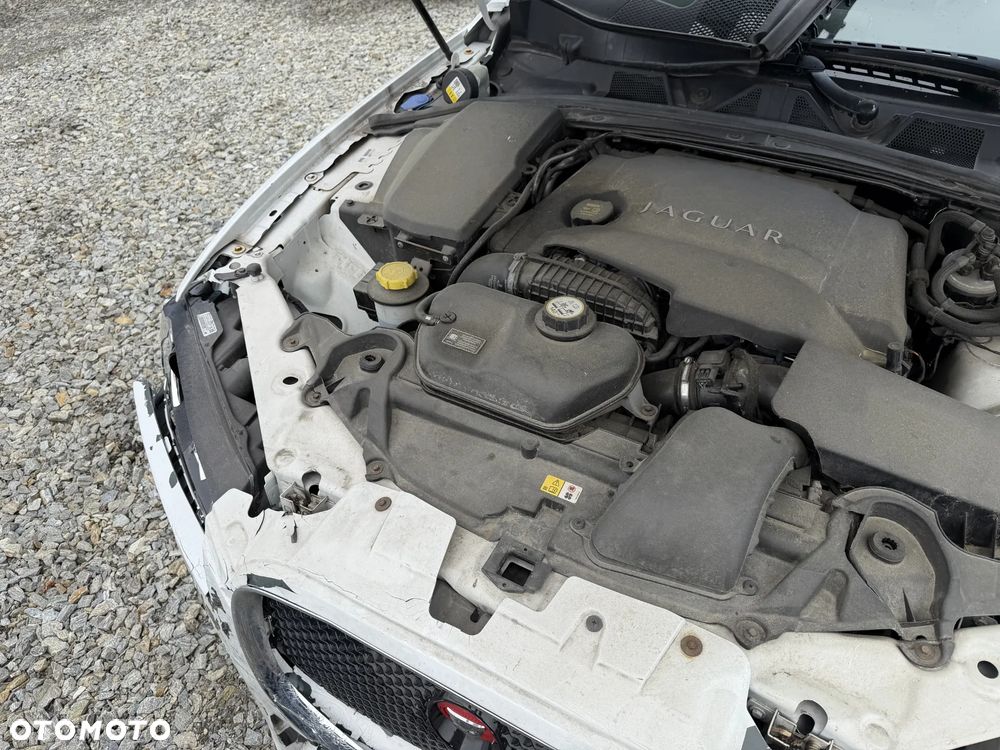 Jaguar XF 3.0 V6 S - 9