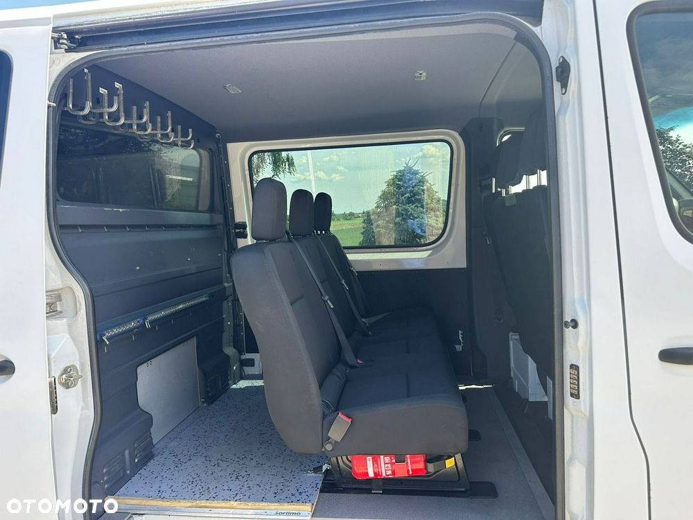 Mercedes-Benz Sprinter - 12